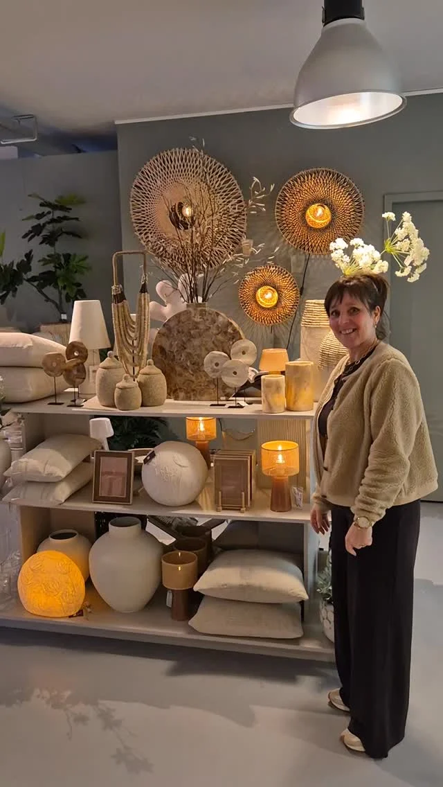 RONDJE DOOR DE WINKEL
Dinsdag, begin van een nieuwe week en we hebben er weer zin in. Er is vorige week veel binnen gekomen, dus we gaan een rondje door de winkel maken. Kijken jullie mee?#wooninspiratie #sfeervolwonen #woonwinkel #nieuwecollectie #latidoheeze