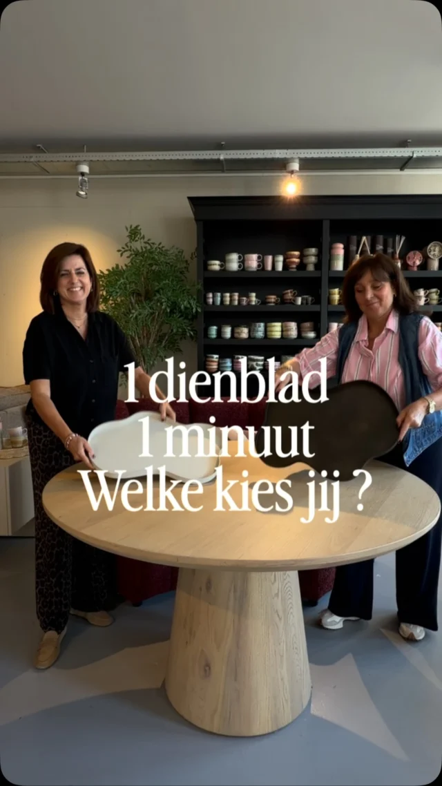 1 dienblad, 1 minuut… go! ⏱️ Nancy en Judith gaan de uitdaging aan en maken ieder hun eigen styling. Wie weet jou het meest te overtuigen? Team Nancy of team Judith? 👀

Laat jouw favoriet achter in de reacties!

#StylingChallenge #WoonaccessoiresHeeze #InterieurinspiratieBrabant